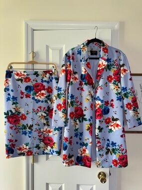 Tahari Floral Light Blue Women's Suit Skirt Set